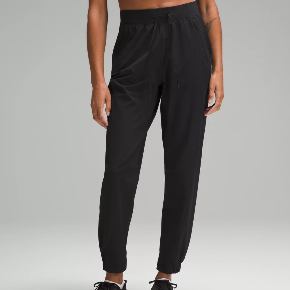 Lululemon License to Train High-Rise Pant Size 6